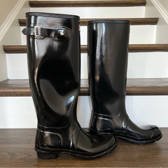 Women's Hunter Tall Boots with Boot Socks - Picture 3 of 9